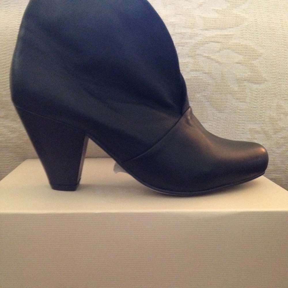 Bootie ALL BLACK Shawl collar Size EU 41 US 10